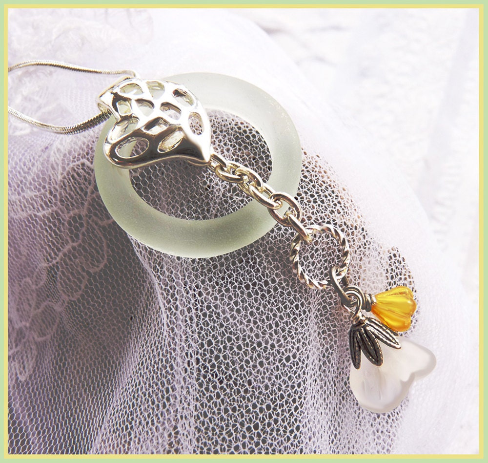 Sea Glass Necklace - Sea Glass Bottle Top With A Beautiful Flower Dangle - 925 Sterling - Necklace  DC 8531