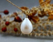 Ghita - pearl pendant, freshwater pearl, pendant necklace, large pearl, gold and diamond, wedding, woman, fashion, white pearl