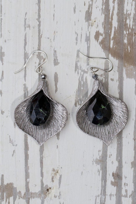Bridesmaids Earrings: Black Onyx with Silver Cala Lily