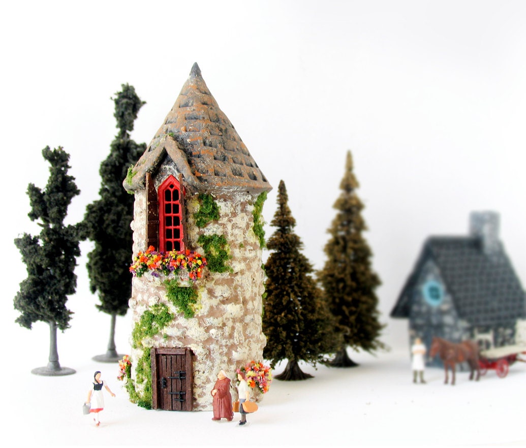 The Hermitage - Miniature House - Handmade Round Medieval Stone Sanctuary - HO Scale