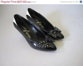 SALE Vintage 1980s Heels // 80s Patent Bow Shoes // Size 7.5  // Head Over Heels
