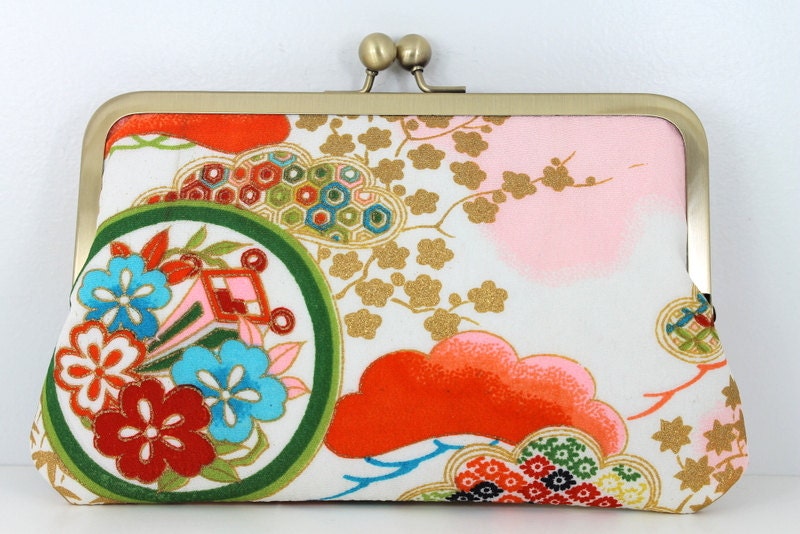 Vintage Kimono Clutch Bag Purse 8 Inch Chained Kisslock Clutch