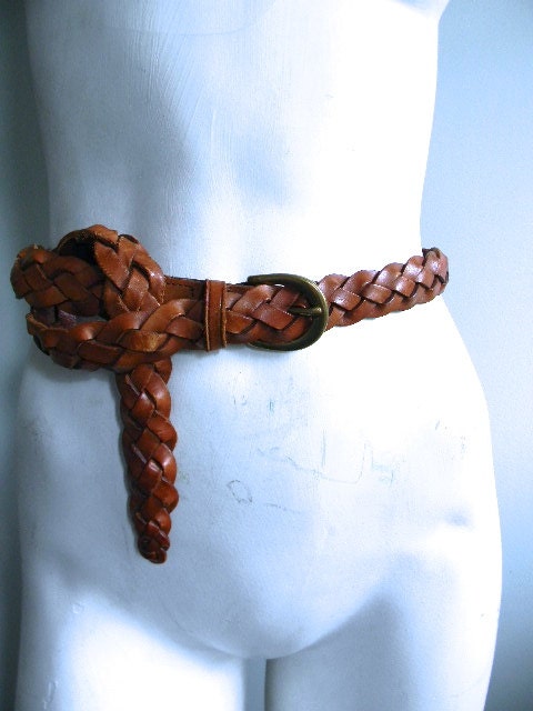 vintage.  Classic Brown Leather Braided Woven Belt // Waist or Hip  Belt // S M L
