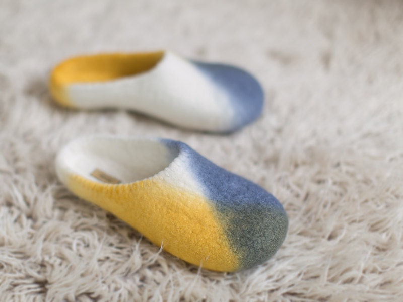 Handmade felted slippers - US 9-10 UK 7 EU 40 - Ready to ship