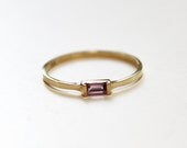 Pink Sapphire Baguette Stacking Ring (14K yellow gold)