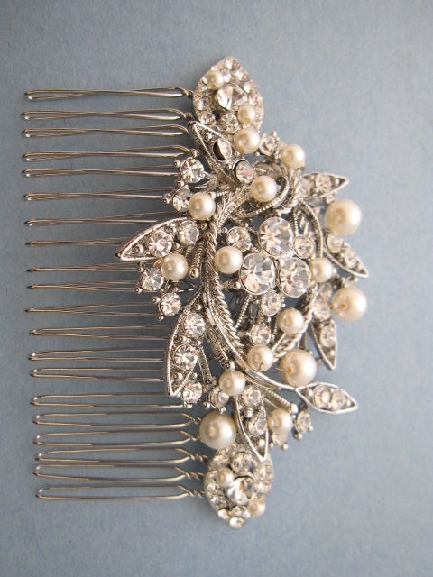 Vintage Style Bridal Hair Comb,Crystal Rhinestone and Pearl Wedding Hair Comb,Wedding Hair Accessories,Ivory,white Pearl Comb,headpiece,clip