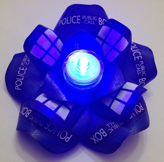 TARDIS Doctor Who Blue LED Glow Lights Hair Flower Rose Fascinator