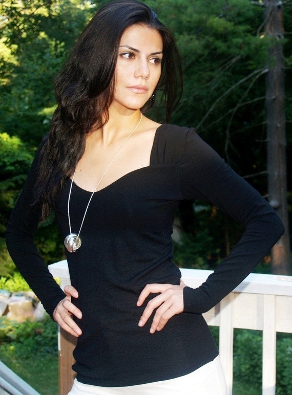 The Queen - Blouse with Square Neckline - FREEUS Shipping - Donation to UNICEF - Item MM - BLT13-10B4