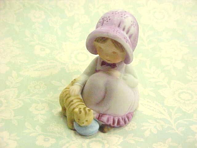 Vintage Holly Hobbie Little Girl With Kitty Cat Darling Figurine Collectible