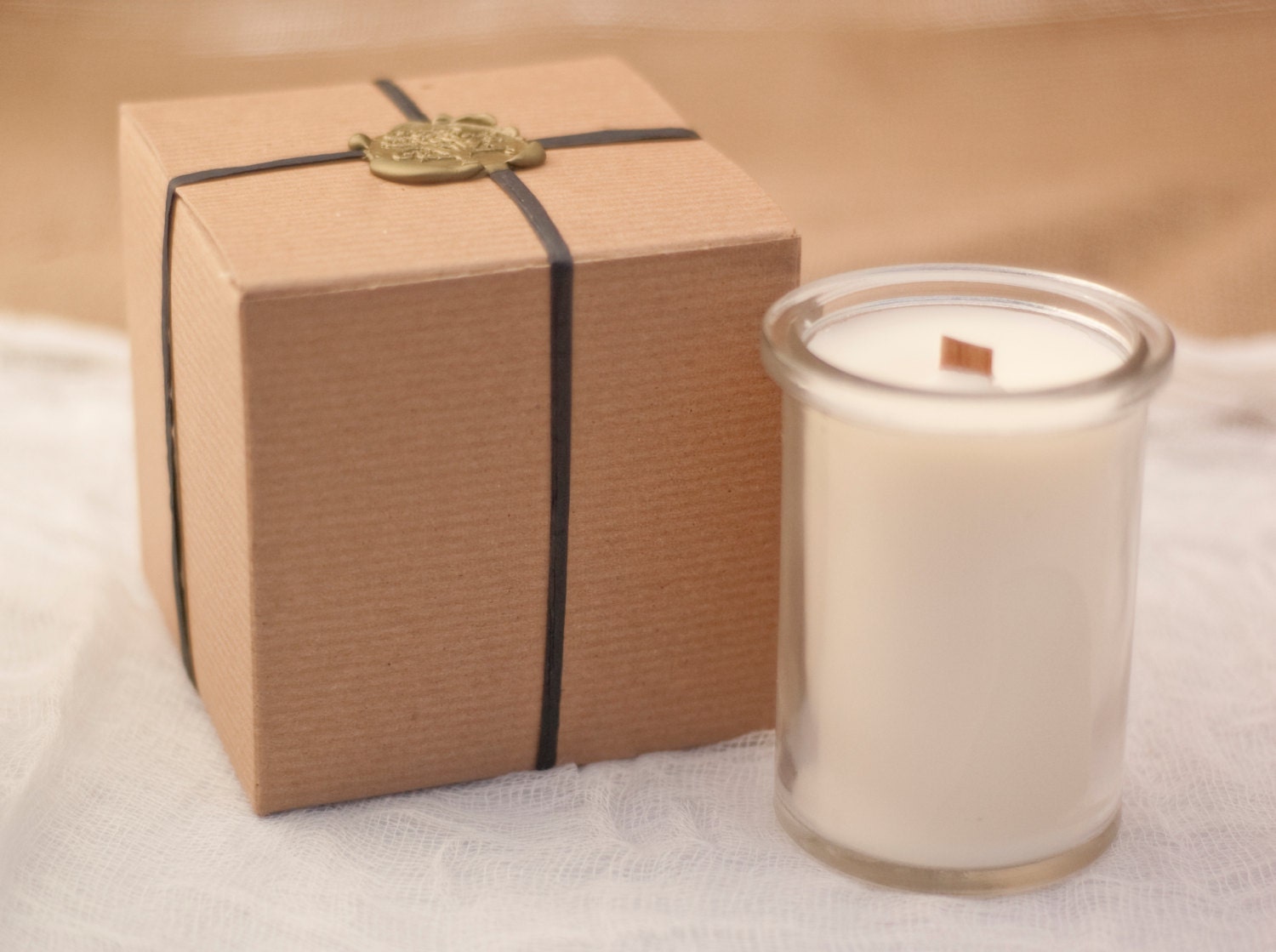 Natural Soy Candle in Recycled Glass with a Wooden Wick - Cedarwood Scent