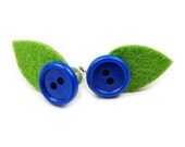 Vintage NAVY-BLUE FLOWERS button pin-earrings. Flower earrings. Upcycling. Recycling. Felt. Original. Sterling silver. Ear post.