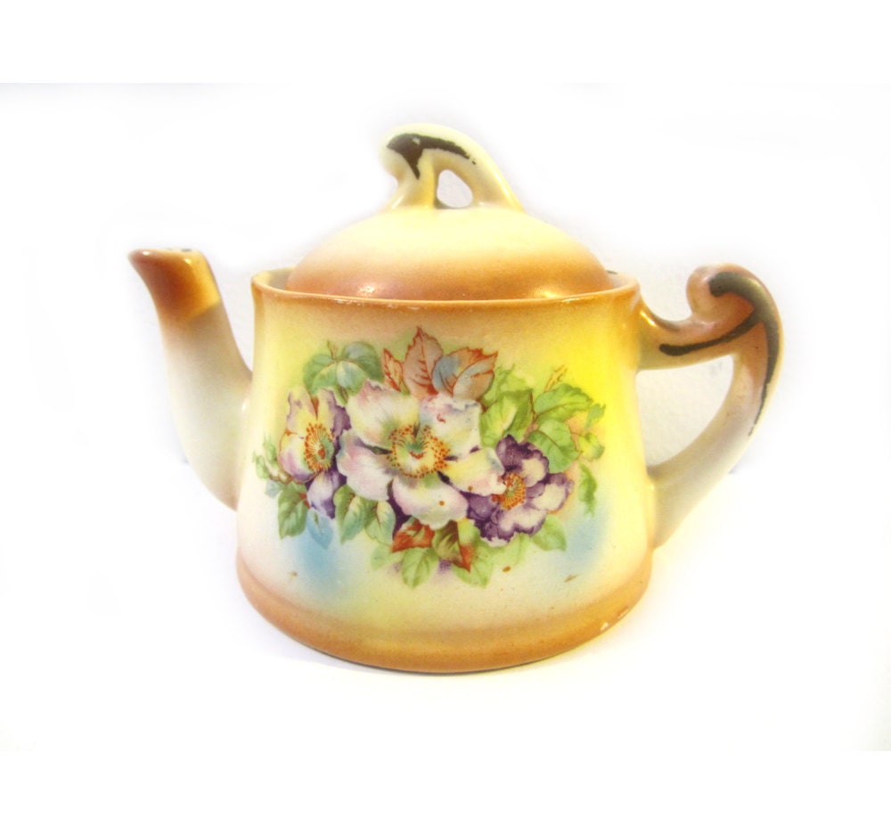 Vintage Mini Teapot  Made in Czechoslovakia  Flowers