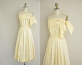 vintage 1980s does 1950s dress/ 1950s style cream strapless dress / 1950s party dress