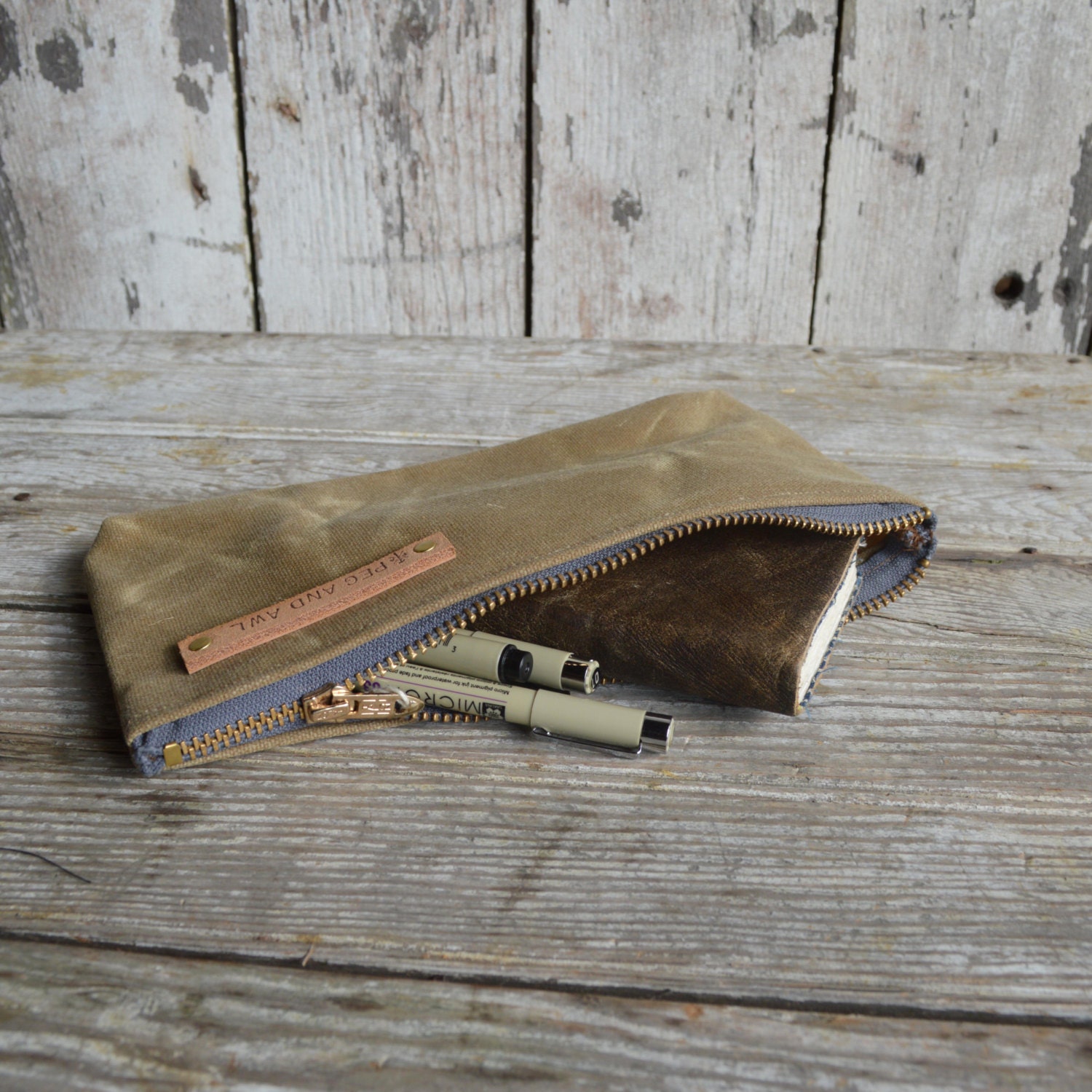 Waxed canvas pouch: Tumbleweed