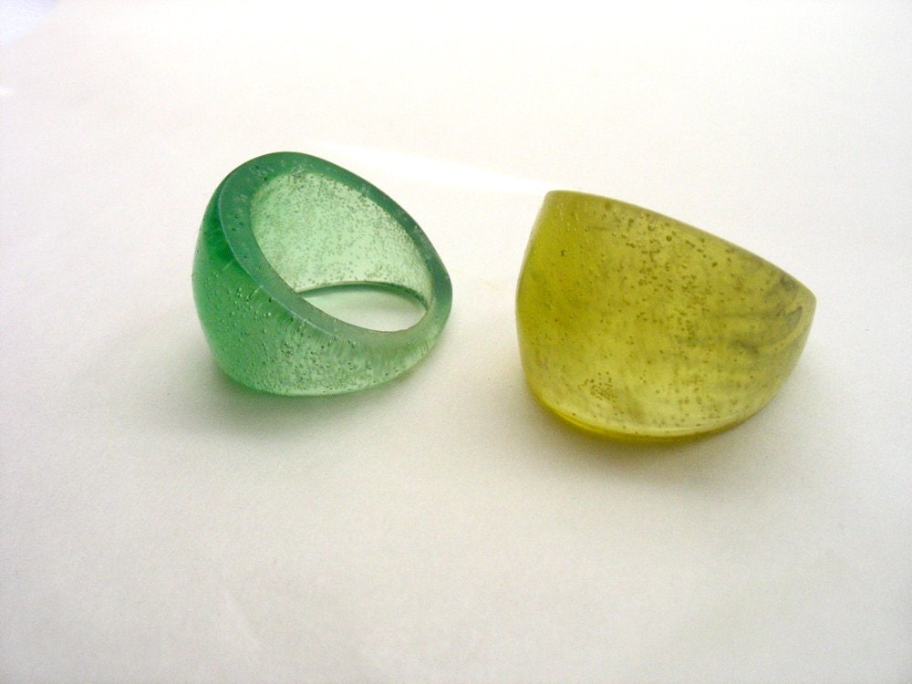 Green Small Chunky  Bubble Resin Ring Jewelry , avocado champagne resin dome ring , resin jewellery , resin Australia Sydney , women jewelry