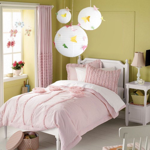 ON SALE 20 Butterflies, 3 Lanterns, Hanging, 3D, Pink, Green, Yellow, Nursery, Baby, Wedding Decor, Shower, Handmade by Simplychiclily