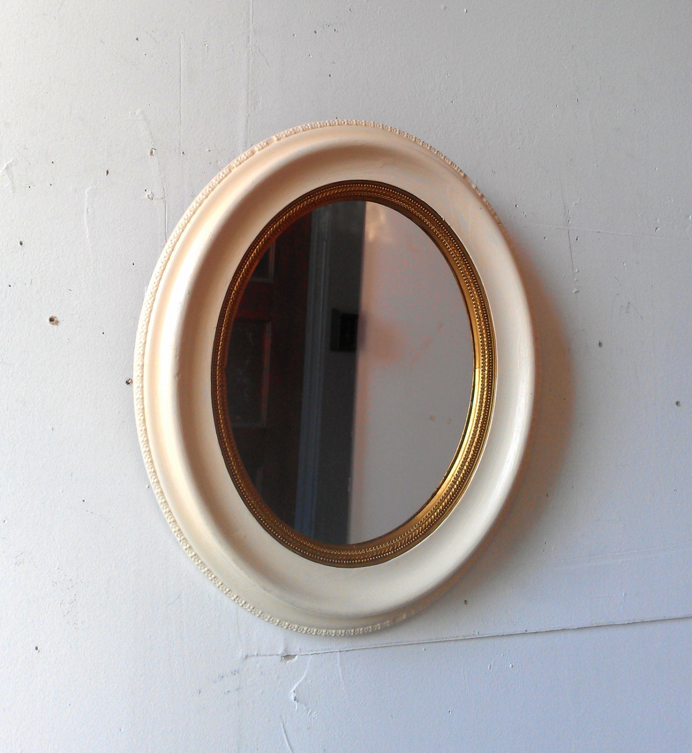 Oval Wall Mirror in Gold and Ivory Antique Wood Frame
