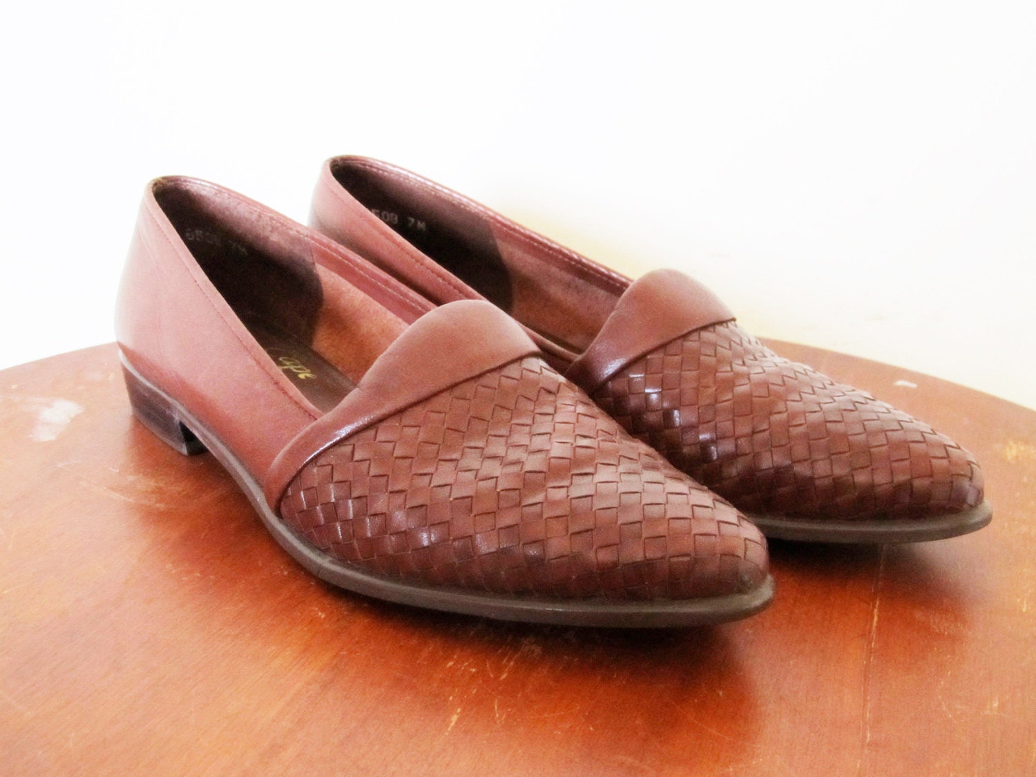 vintage 1980s Shoes // Brown Flats // Woven Leather // Dark Chocolate Pointed Loafer // Slip ons // 7