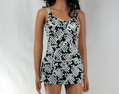 Vintage 1970s Black and White One Piece Jantzen Swimsuit size 14