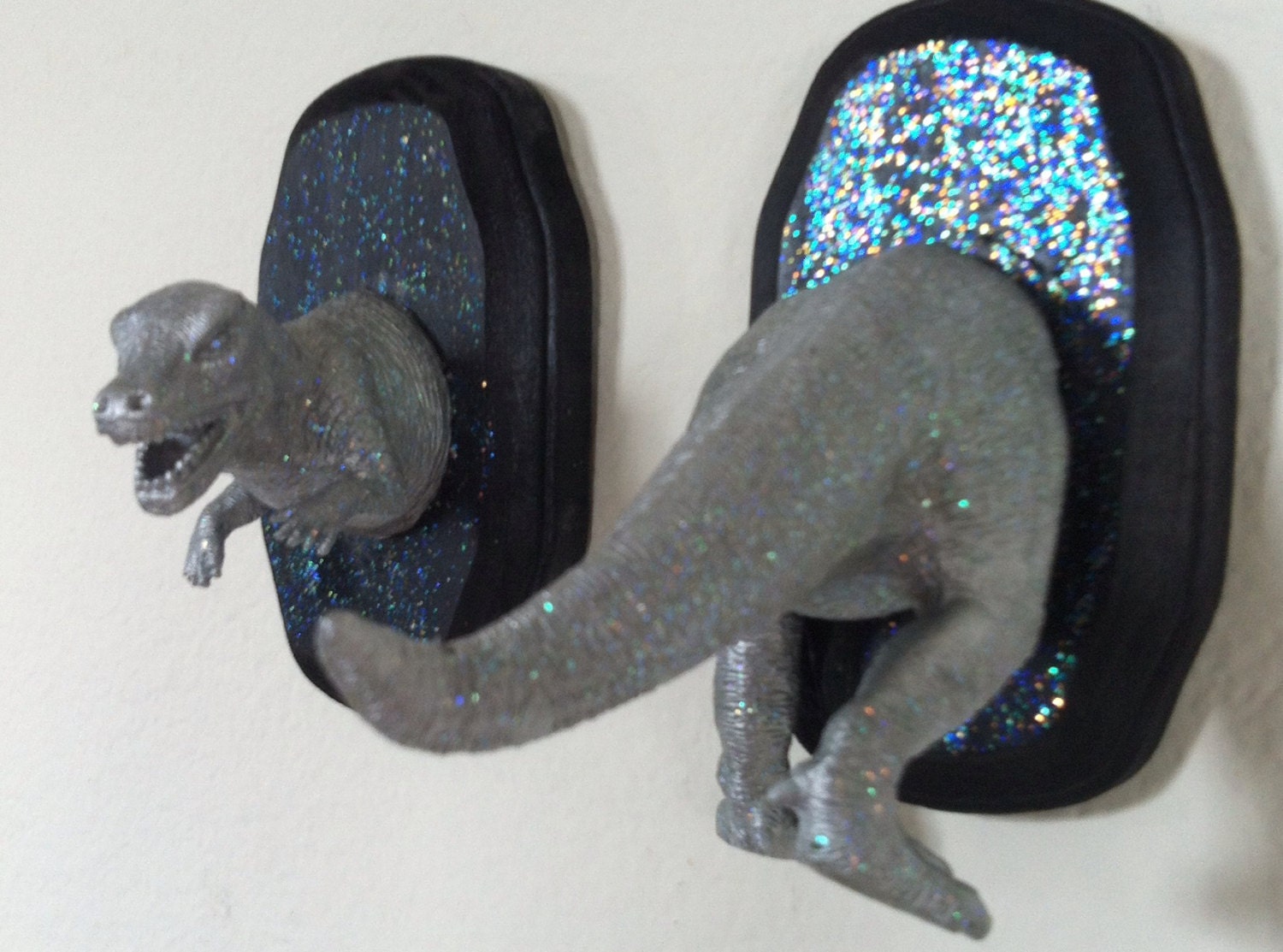T-Rex mini taxidermy set- silver