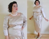 Plus Size Vintage 1950s Wedding Wiggle Dress with Pleats and Sequinn Decal // Spring Wedding fashion // Size 14/16