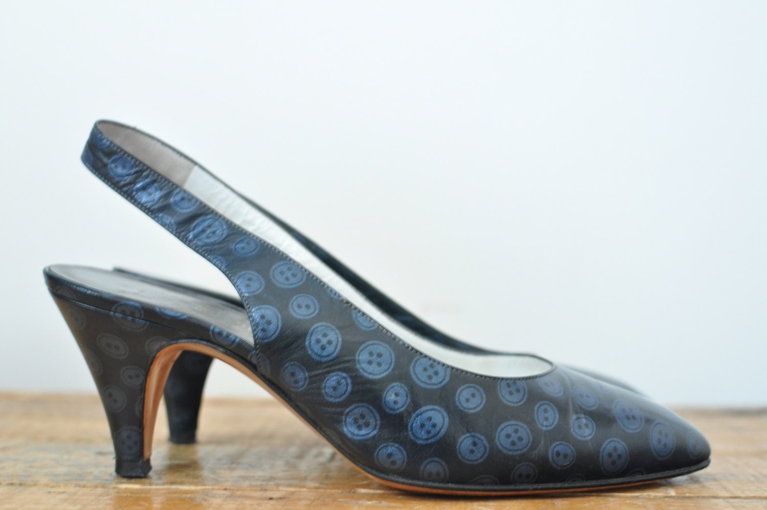 Vintage Bruno Magli Navy Button Print Slingback Pumps Made In Italy Size 7.5