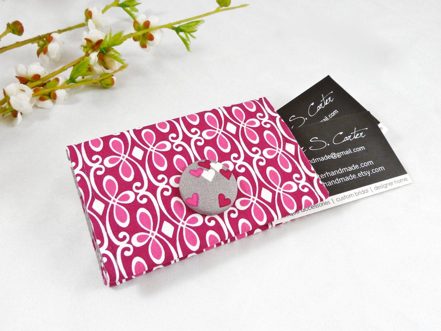 Valentine Scroll Card Holder in Fuchsia