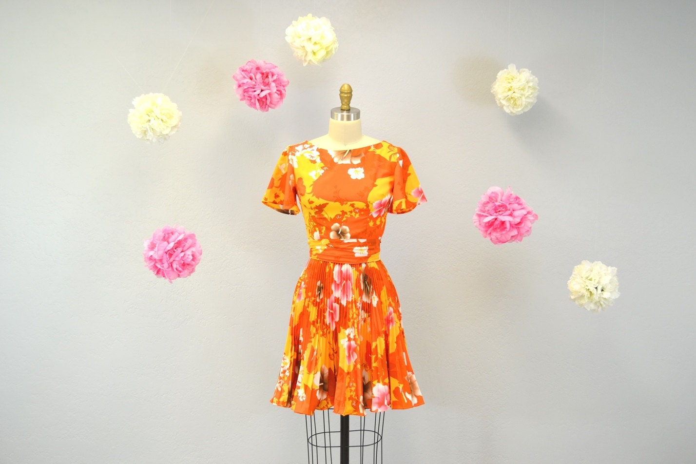 Vintage Party Dress Hawaiian / hula flame orange / 1950s