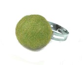 Chunky felt ring - olive green