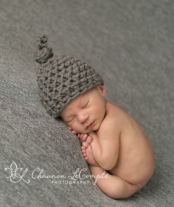 Newborn Knot Hat in Gray Grey
