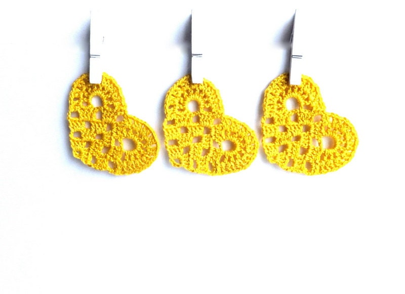 Crocheted hearts, yellow hearts applique, Wedding decorations, home ornaments, embellishments /set of 6/ - eljuks