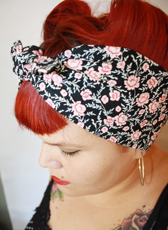 Vintage inspired head scarf, Black with Red Roses, Retro, Rockabilly