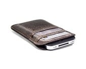 RETROMODERN aged leather iPhone 4 pocket - - ESPRESSO