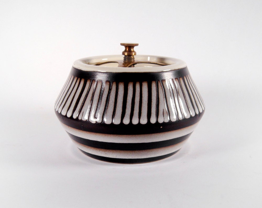 HUMIDOR