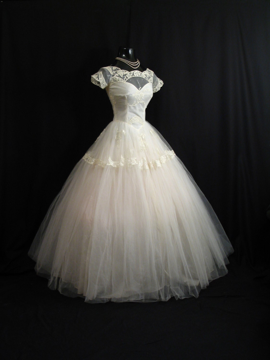 Vintage 1950's 50s Ivory Tulle Lace Taffeta Embroidered Applique Party Prom Wedding Dress Gown