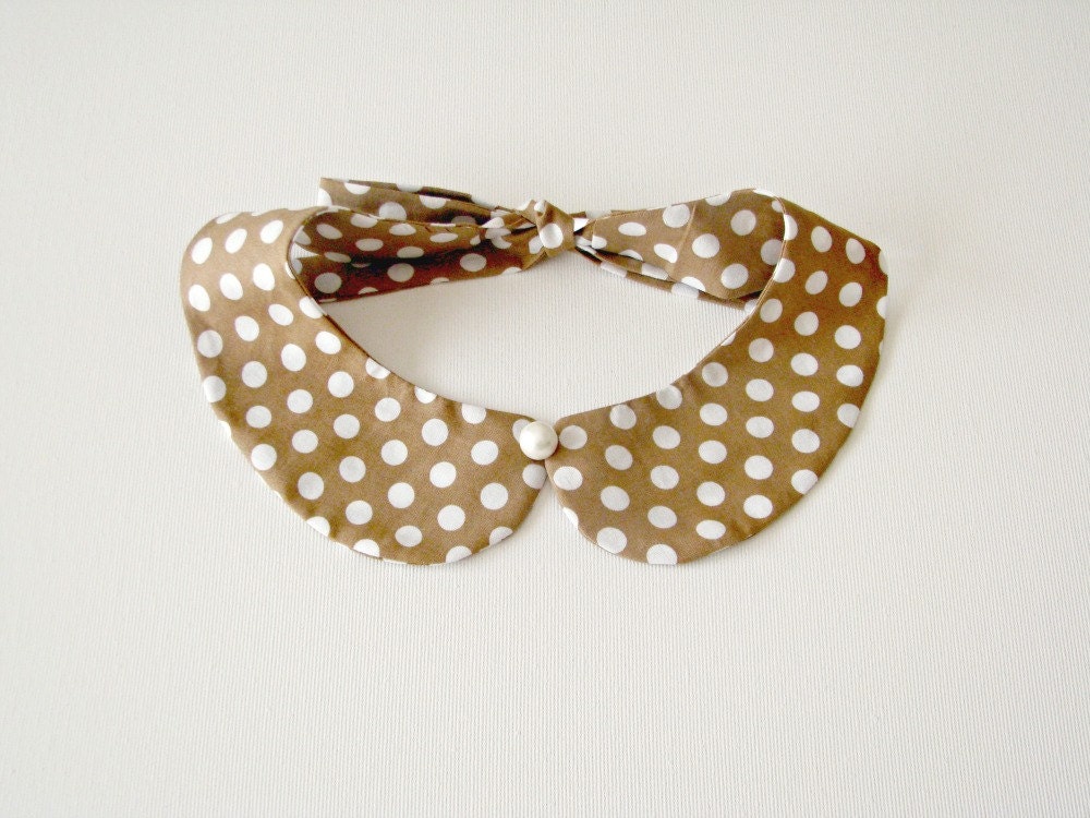 Collar necklace camel and white polka dots cotton - Peter Pan collar - tricotaria