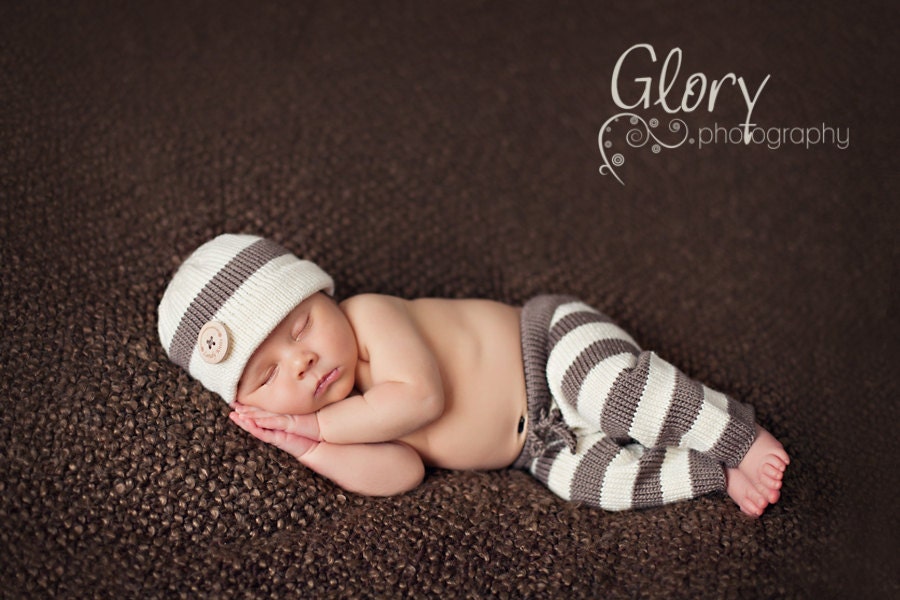 Newborn pants & hat, knit