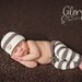 Newborn pants & hat, knit