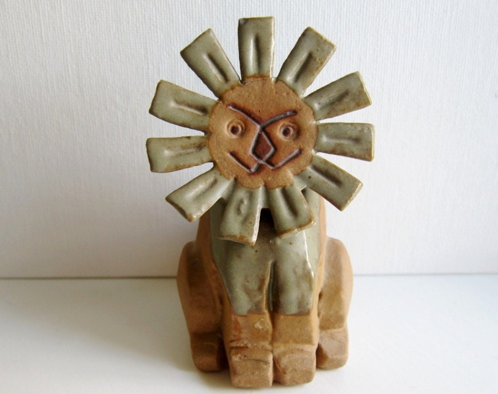 Mod Vintage Stoneware Lion Figurine Made in Japan