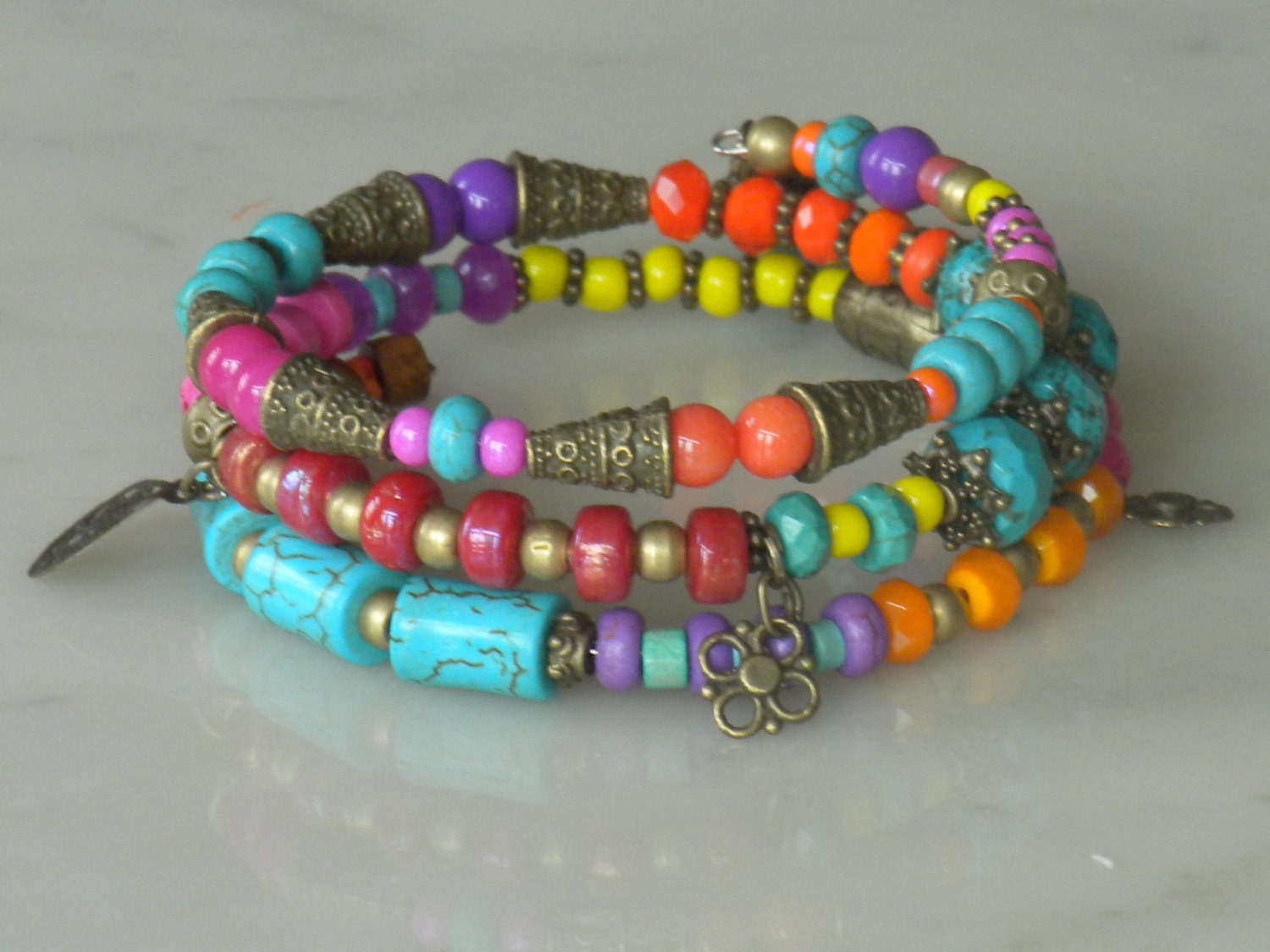 Colorful bright gypsy style bracelet. Summer bracelet memory wire, bangle, turquoise, orange, vintage, hippie, festival, beaded