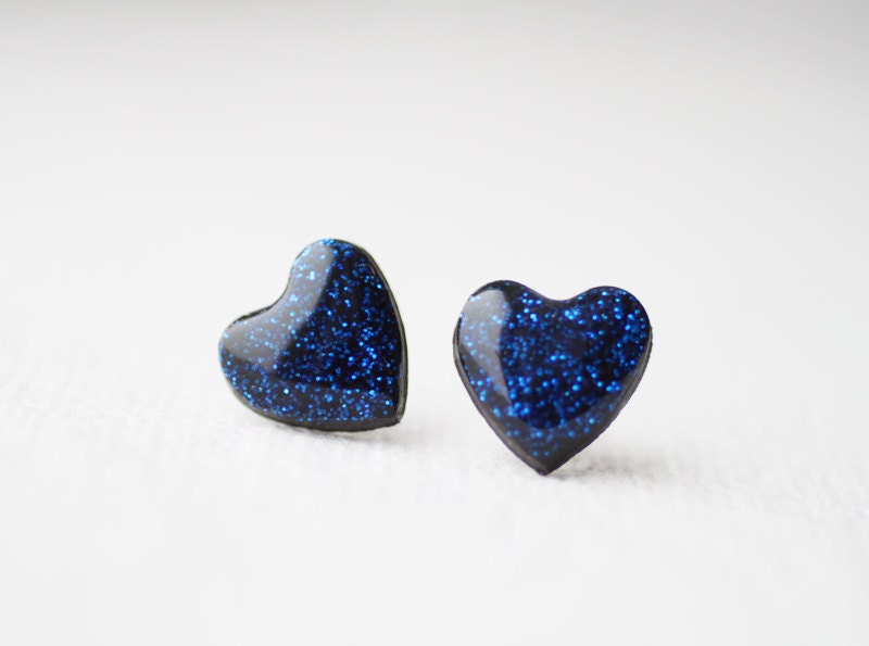 FREE WORLDWIDE SHIPPING - Saphire Blue Glitter Heart Stud Earrings