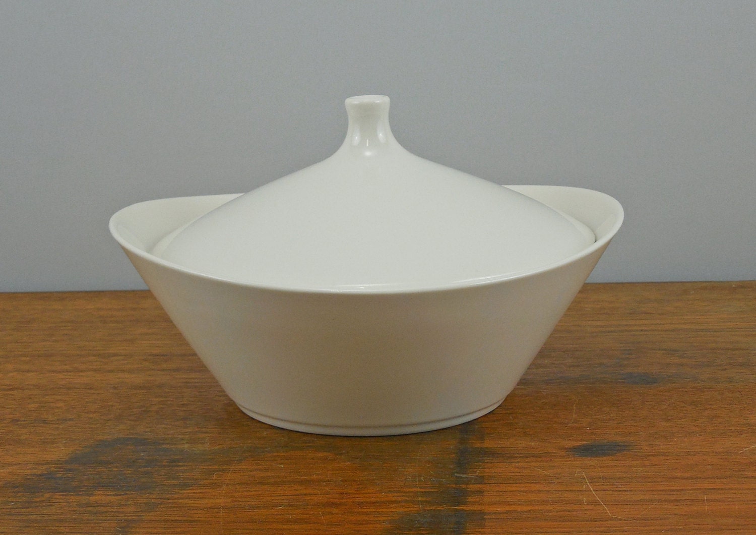 White MCM Covered Dish