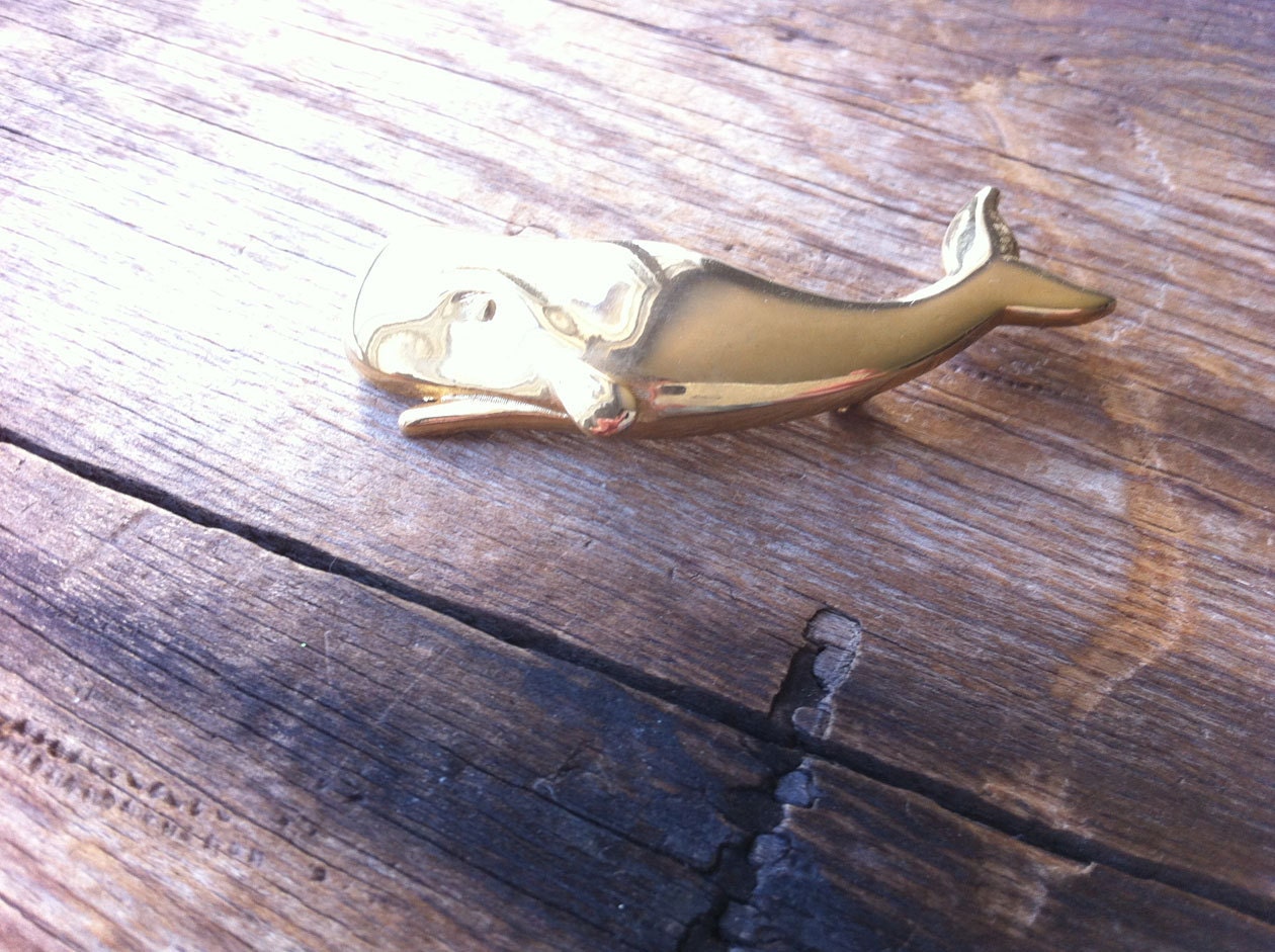 vintage whale pin / whale brooch / MOBYDICK