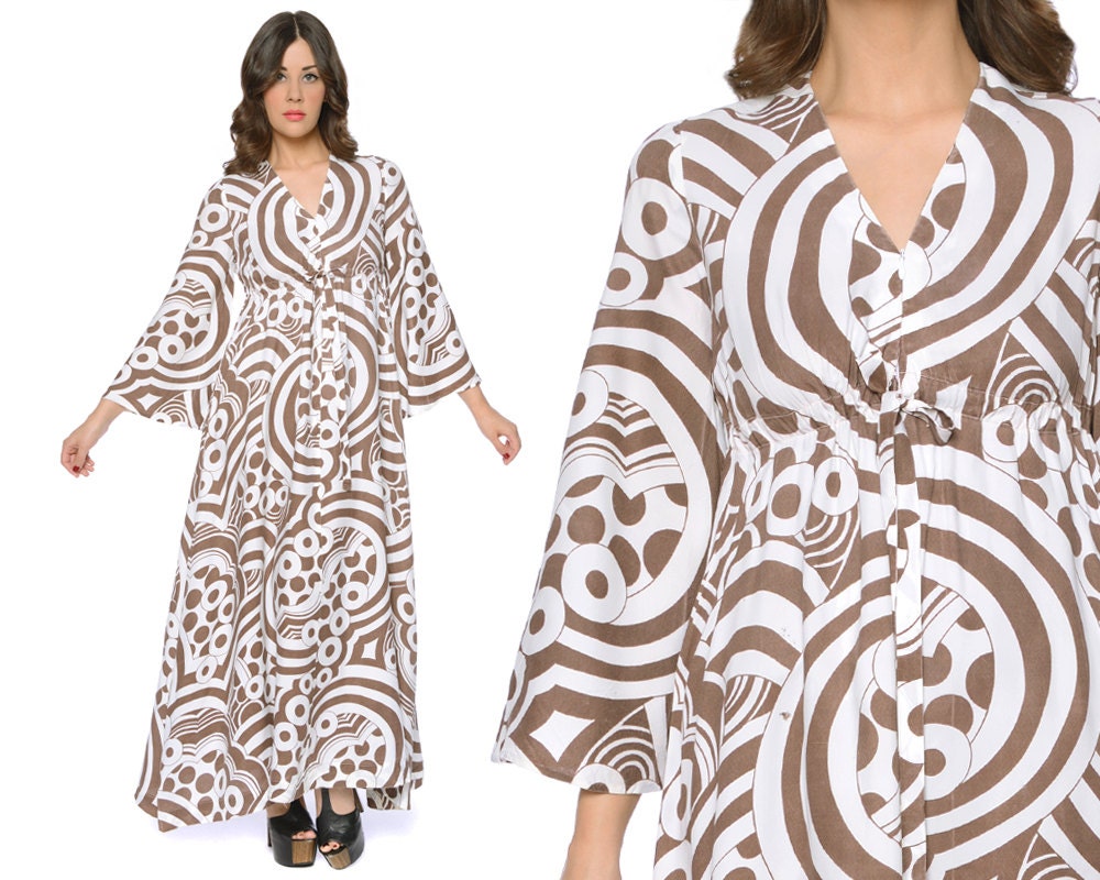 Psychedelic Maxi Dress Tan White Swirls 60s Bell Sleeves Tunic Caftan Graphic Print Robe Zip Up 1960s Mod Empire Waist / Size M Medium