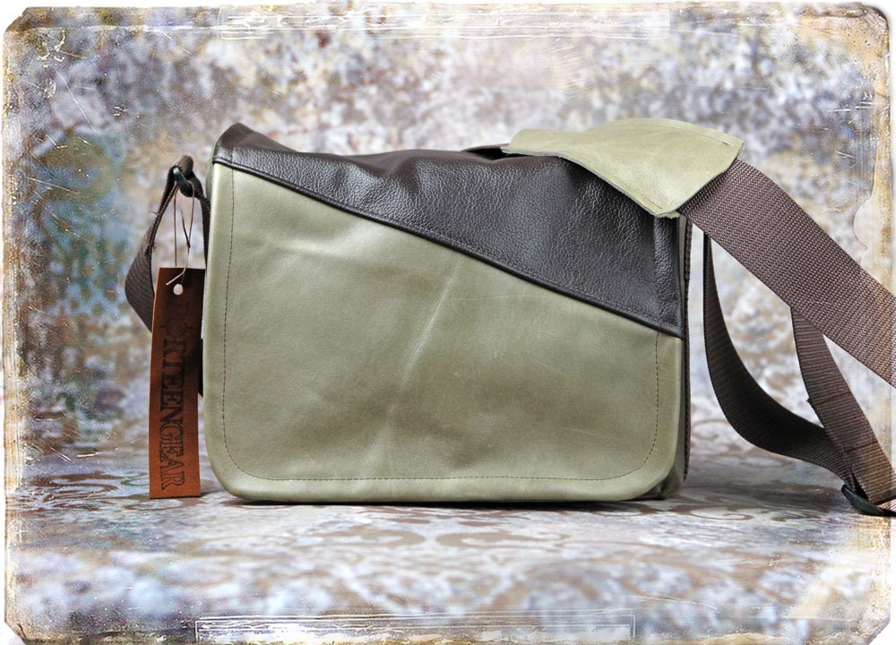 IN STOCK -  Mens/Unisex Leather DSLR Camera Bag - Medium