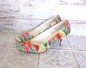 Vintage Floral Heels - Women's Shoes Air Step Pumps. Flowers Bright Colorful Spring Fashion Bouquet Size 7 1/2B