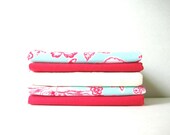 RED AND BLUE / set of 5 / fabric supplies / island print / solid red / fabric pieces