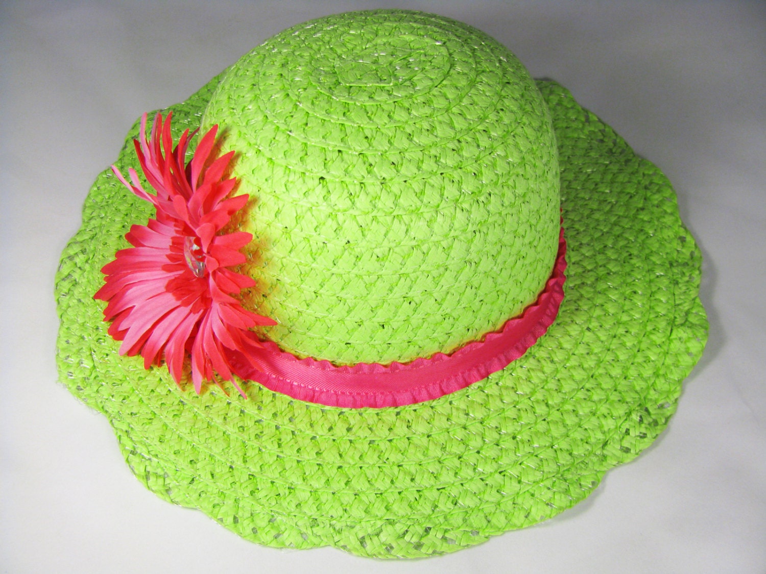 Tea Party Hat - Girls Sun Hat - Green Easter Bonnet with Hot Pink Ribbon - Hot Pink Daisy Flower - Style L12