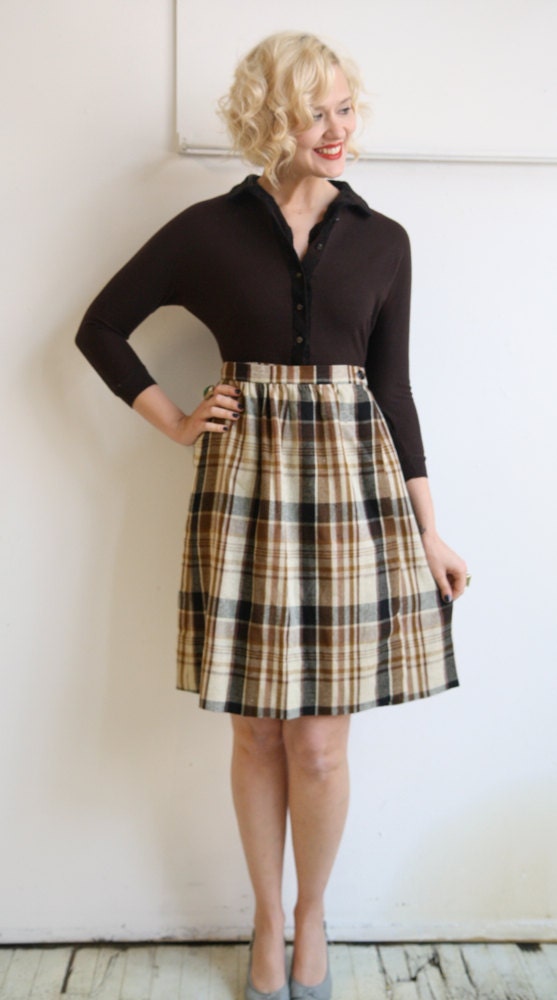 1970s vintage // Plaid Wool Wrap Skirt // Small