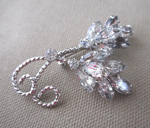 Vintage Rhinestones Clustered Flower Brooch